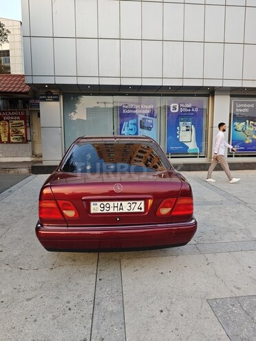 Mercedes E 200 1999, 276,000 km - 2.0 л - Bakı