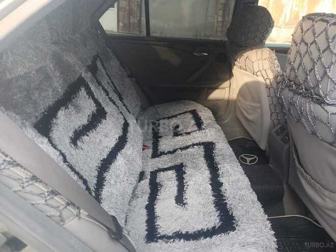 Mercedes E 240 1999, 298,000 km - 2.4 l - Şirvan
