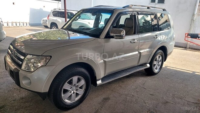 Mitsubishi Pajero 2008, 288,897 km - 3.0 l - Bakı