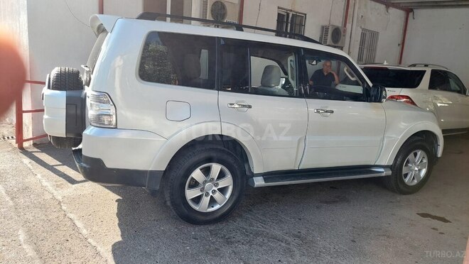 Mitsubishi Pajero 2008, 288,897 km - 3.0 l - Bakı