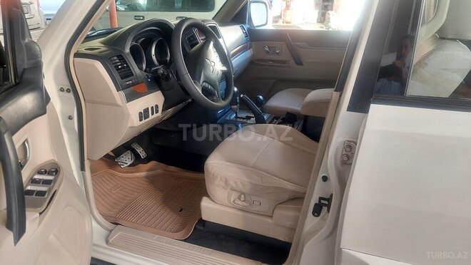 Mitsubishi Pajero 2008, 288,897 km - 3.0 l - Bakı