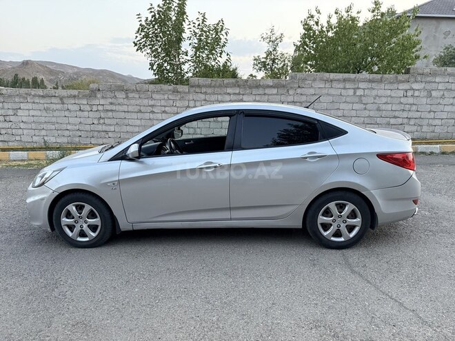 Hyundai Accent 2013, 180,000 km - 1.6 л - Naxçıvan
