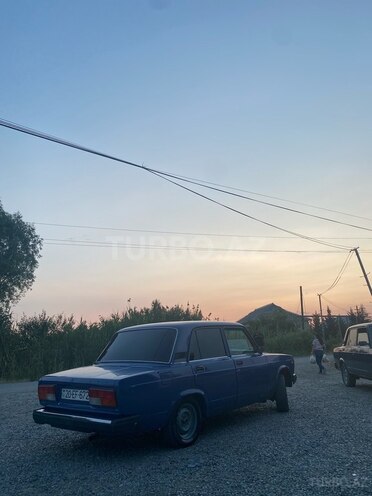 LADA (VAZ) 2107 2005, 90,000 km - 1.6 l - Salyan