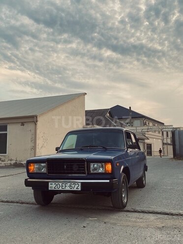 LADA (VAZ) 2107 2005, 90,000 km - 1.6 l - Salyan