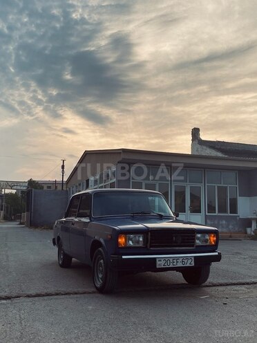 LADA (VAZ) 2107 2005, 90,000 km - 1.6 l - Salyan