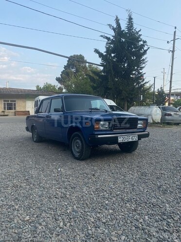 LADA (VAZ) 2107 2005, 90,000 km - 1.6 l - Salyan