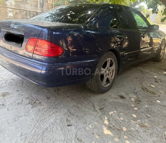 Mercedes E 240 1999, 313,500 km - 2.4 l - Bakı