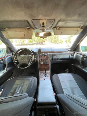 Mercedes E 220 1997, 245,000 km - 2.2 l - Bakı