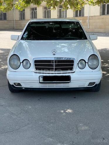 Mercedes E 220 1997, 245,000 km - 2.2 l - Bakı