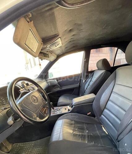 Mercedes E 220 1997, 245,000 km - 2.2 l - Bakı