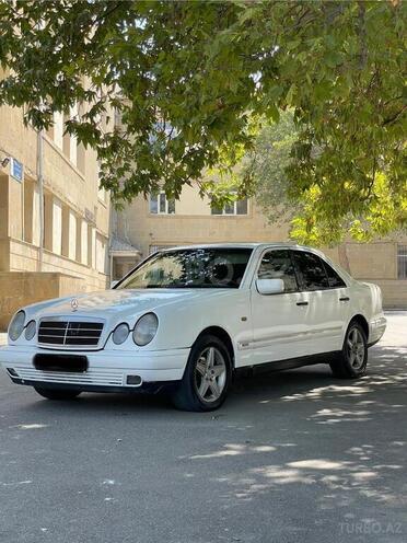 Mercedes E 220 1997, 245,000 km - 2.2 l - Bakı