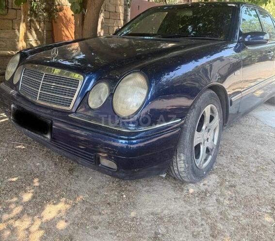 Mercedes E 240 1999, 313,500 km - 2.4 l - Bakı