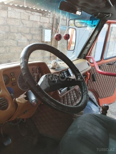 Mercedes 208 D 1988, 250,000 km - 2.3 l - Şabran