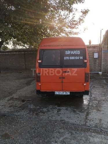 Mercedes 208 D 1988, 250,000 km - 2.3 l - Şabran