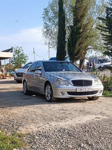 Mercedes C 240 2002, 471,331 km - 2.6 л - Şirvan