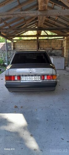 Mercedes 190 1991, 300,000 km - 1.8 l - Şəki