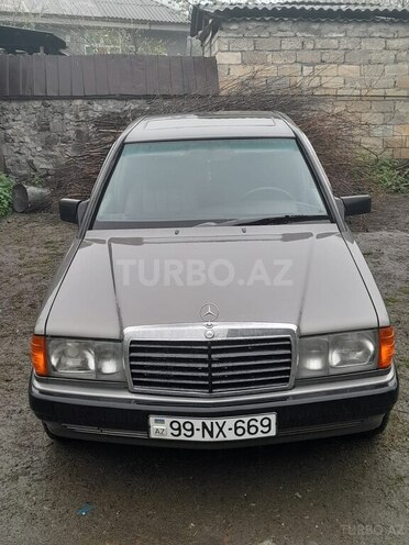 Mercedes 190 1991, 300,000 km - 1.8 l - Şəki