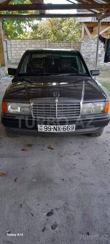 Mercedes 190 1991, 300,000 km - 1.8 l - Şəki