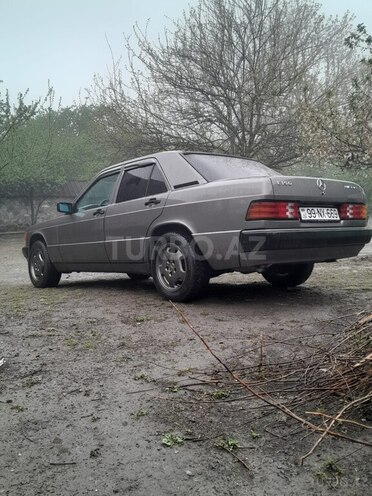 Mercedes 190 1991, 300,000 km - 1.8 l - Şəki