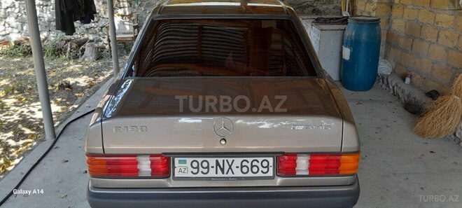 Mercedes 190 1991, 300,000 km - 1.8 l - Şəki