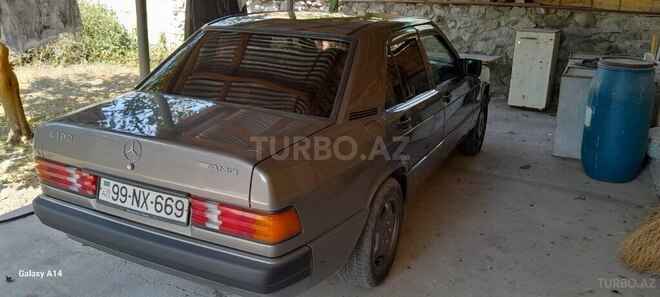 Mercedes 190 1991, 300,000 km - 1.8 l - Şəki