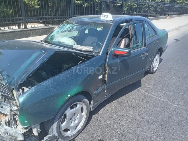 Mercedes E 290 1996, 322,000 km - 2.9 l - Bakı