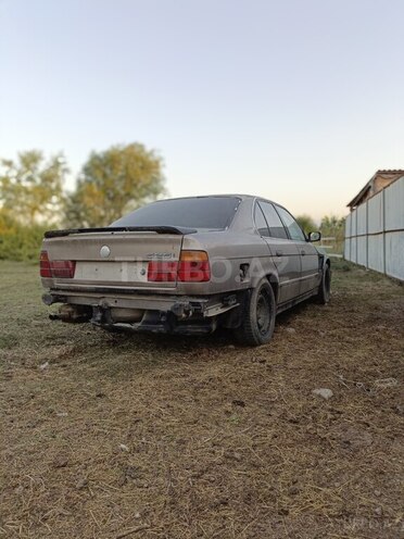 BMW 525 1988, 369,800 km - 2.5 l - Lənkəran