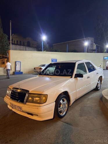 Mercedes E 230 1987, 123,321 km - 2.3 л - Bakı