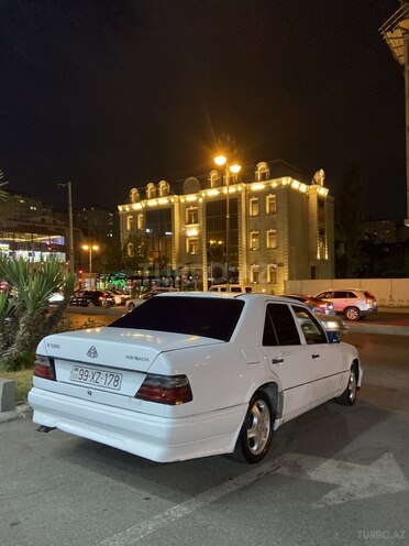 Mercedes E 230 1987, 123,321 km - 2.3 л - Bakı