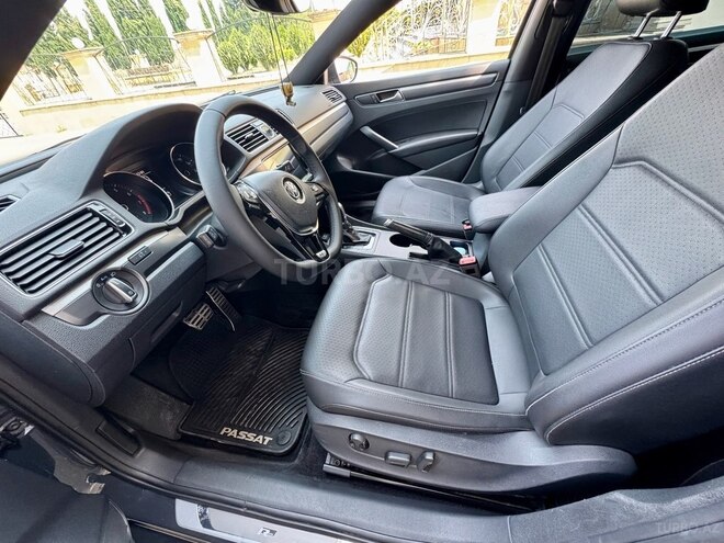 Volkswagen Passat (North America) 2017, 196,000 km - 1.8 l - Gəncə
