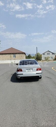BMW 525 2003, 253,000 km - 2.5 l - Zaqatala