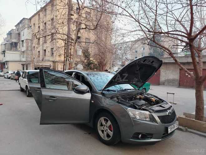 Chevrolet Cruze 2011, 218,000 km - 1.8 l - Sumqayıt