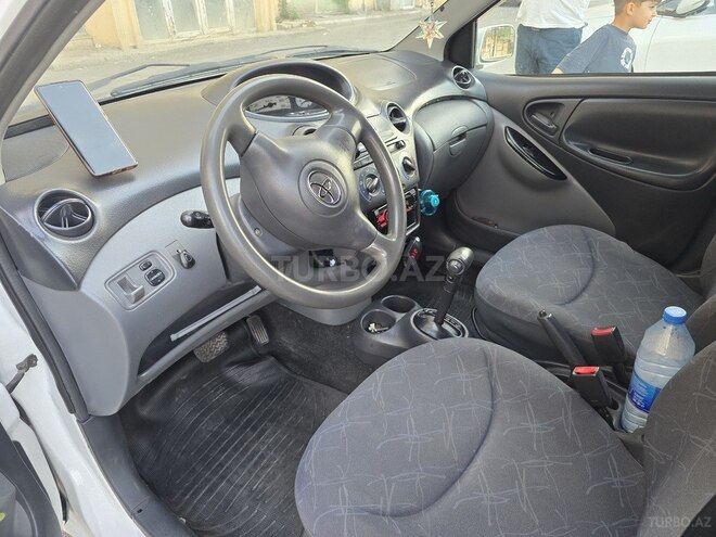Toyota Vitz 2002, 268,000 km - 1.0 l - Bakı