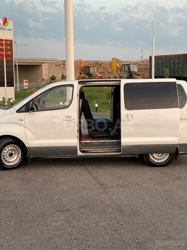 Hyundai H-1 2009, 600,000 km - 2.5 l - Bakı