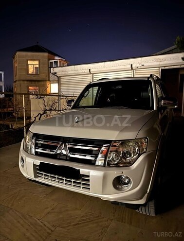 Mitsubishi Pajero 2013, 385,000 km - 3.8 l - Bakı