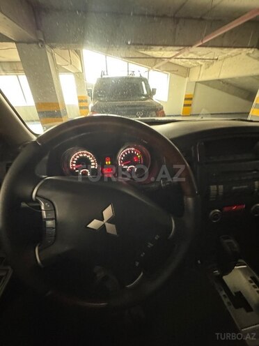 Mitsubishi Pajero 2013, 385,000 km - 3.8 l - Bakı