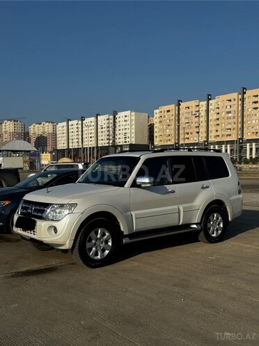 Mitsubishi Pajero 2013, 385,000 km - 3.8 l - Bakı