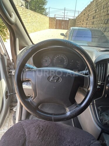 Hyundai H-1 2009, 600,000 km - 2.5 l - Bakı