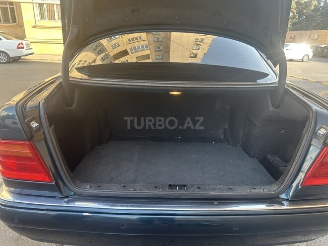 Mercedes E 240 1999, 304,000 km - 2.4 l - Bakı