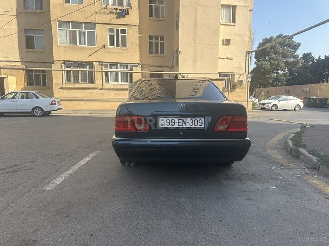 Mercedes E 240 1999, 304,000 km - 2.4 l - Bakı