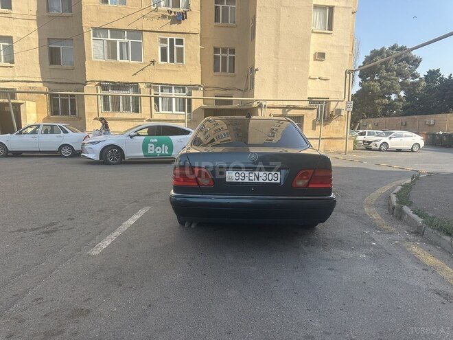 Mercedes E 240 1999, 304,000 km - 2.4 l - Bakı
