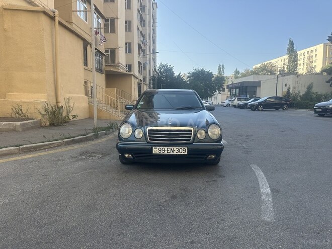 Mercedes E 240 1999, 304,000 km - 2.4 l - Bakı