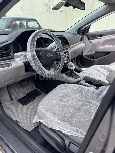 Hyundai Elantra 2019, 178,000 km - 2.0 l - Bakı