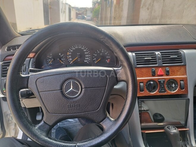 Mercedes E 280 1996, 499,999 km - 2.8 л - Bakı