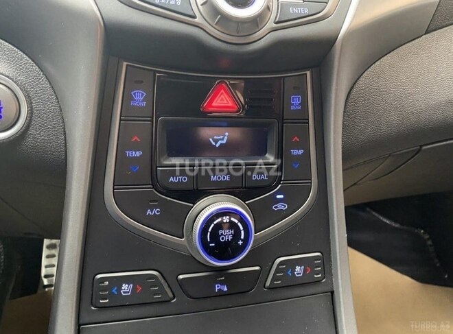 Hyundai Avante 2015, 155,000 km - 1.6 л - Bakı