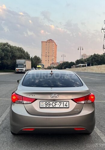 Hyundai Elantra 2011, 215,652 km - 1.8 l - Bakı