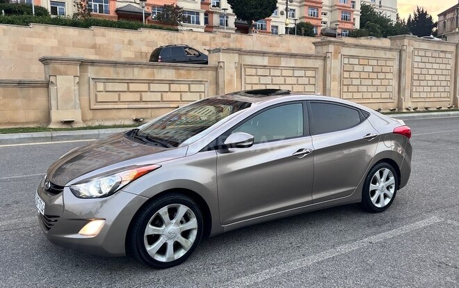 Hyundai Elantra 2011, 215,652 km - 1.8 l - Bakı