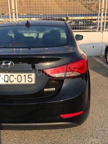 Hyundai Elantra 2015, 241,400 km - 1.8 l - Bakı
