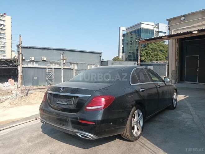 Mercedes E 220 d 2016, 203,600 km - 2.0 l - Bakı