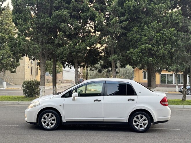 Nissan Tiida 2011, 220,000 km - 1.5 л - Bakı